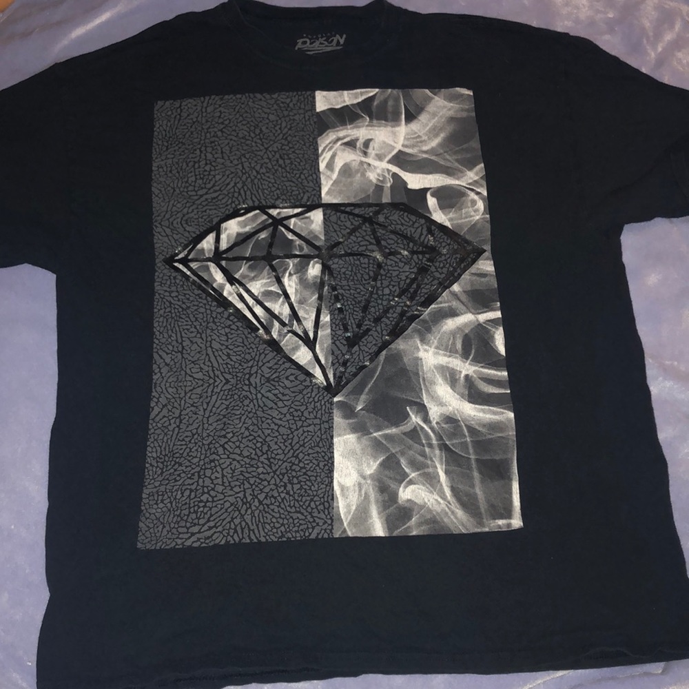 Black graphic tee. Short sleeved
